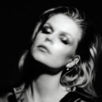 دانلود آهنگ شنیدنی Davina Michelle با نام Greedy